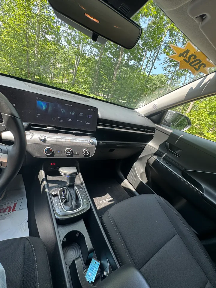 2024 Hyundai Kona Prefered  Image