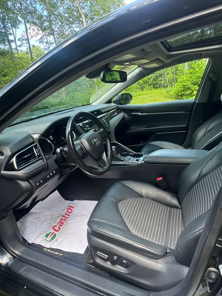2020 Toyota Camry SE AWD Image