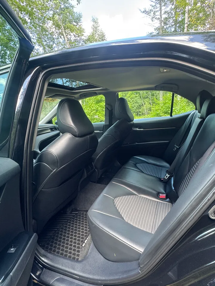 2020 Toyota Camry SE AWD Image