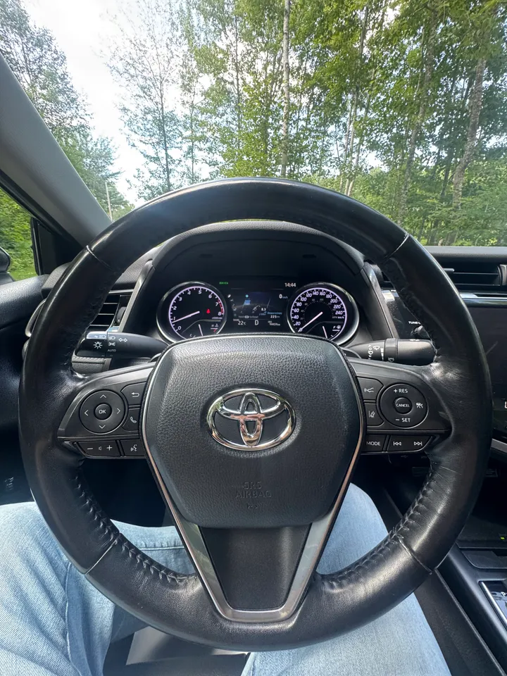 2020 Toyota Camry SE AWD Image