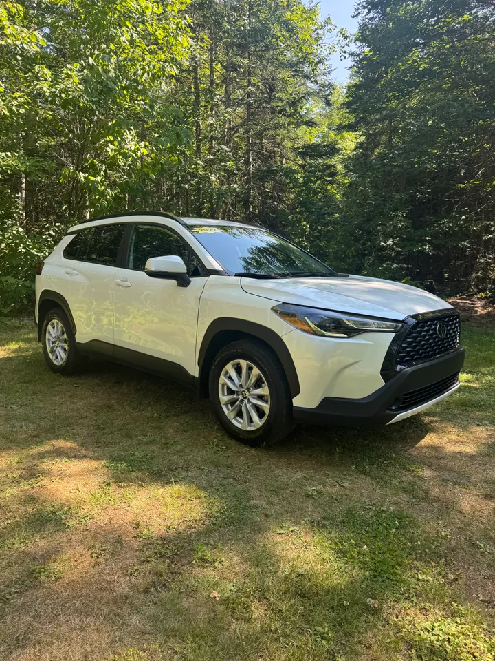 2022 Toyota Cross LE AWD Image