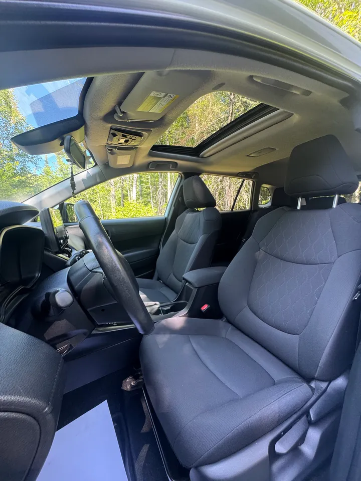 2022 Toyota Cross LE AWD Image
