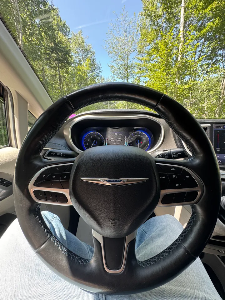 2021 Chrysler Pacifica Touring Image