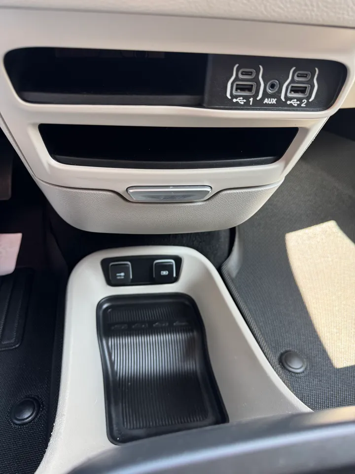 2021 Chrysler Pacifica Touring Image
