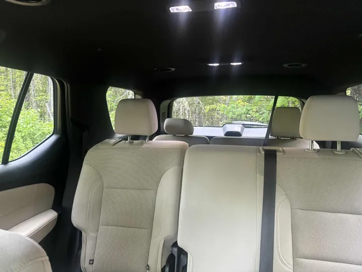 2022 Chevrolet Traverse LS AWD Image