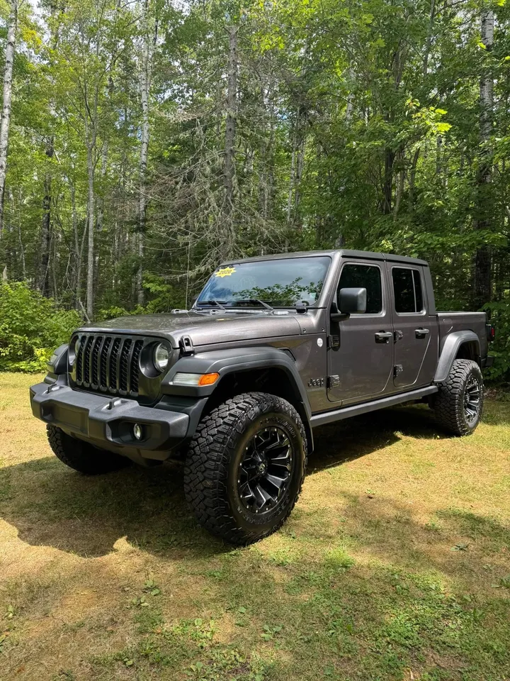 2020 Jeep Gladiator Sport Image