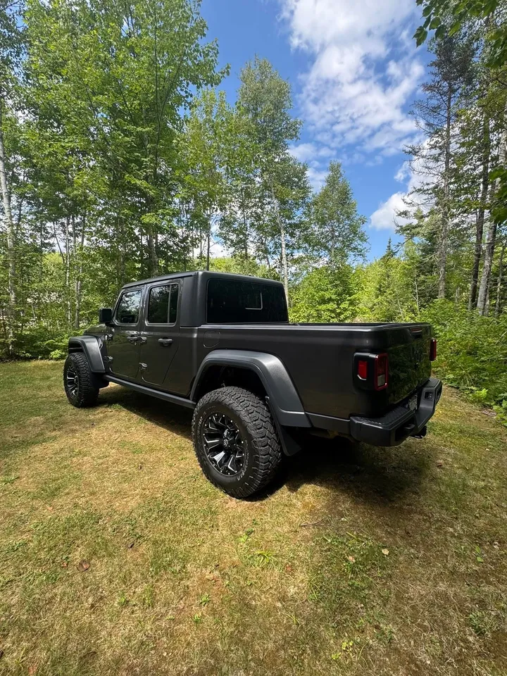 2020 Jeep Gladiator Sport Image