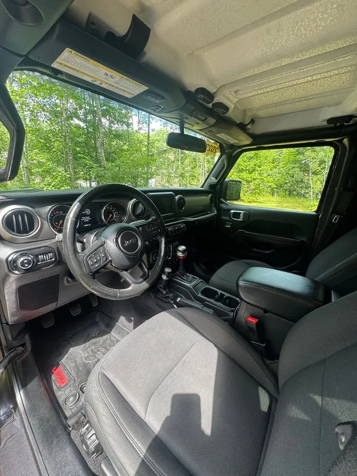 2020 Jeep Gladiator Sport Image