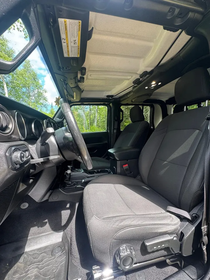 2020 Jeep Gladiator Sport Image
