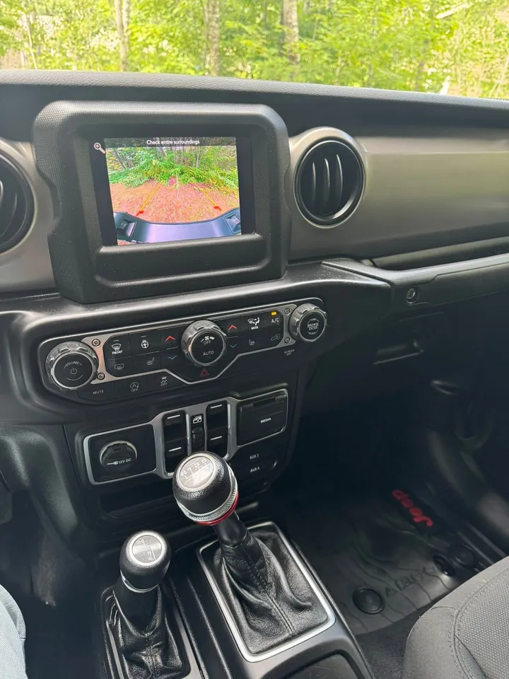 2020 Jeep Gladiator Sport Image