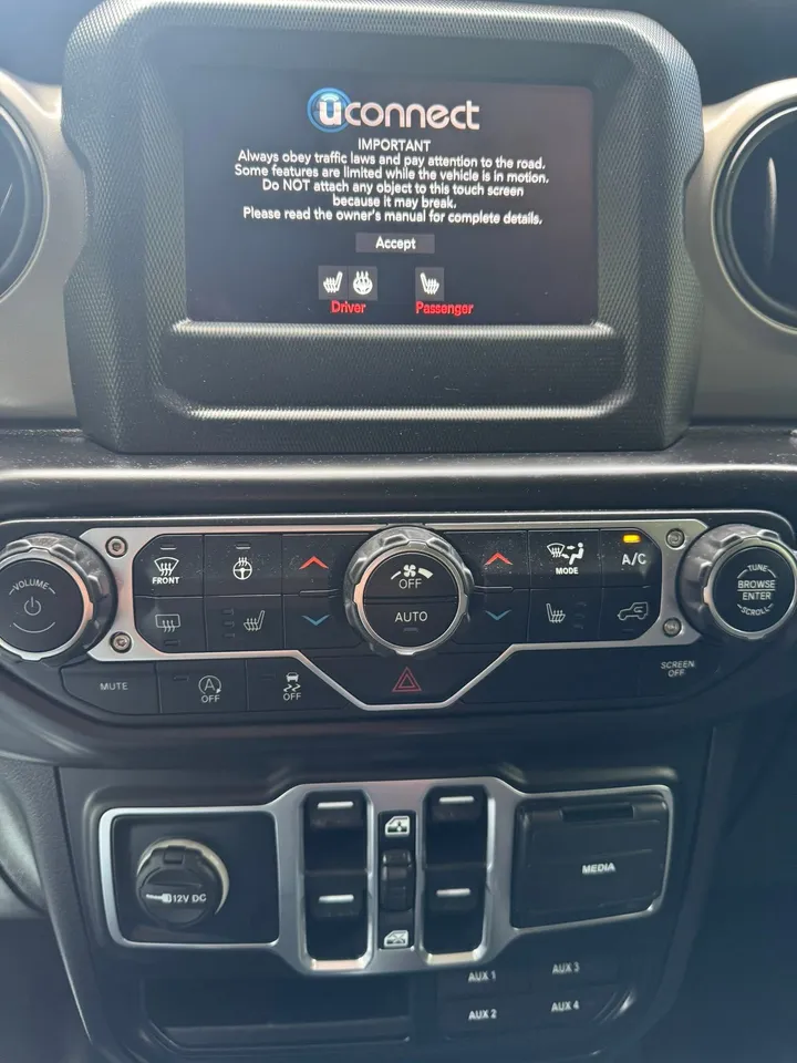 2020 Jeep Gladiator Sport Image