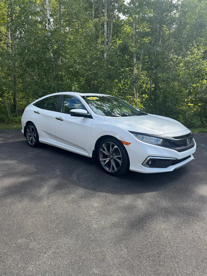2019 Honda Civic Touring Image