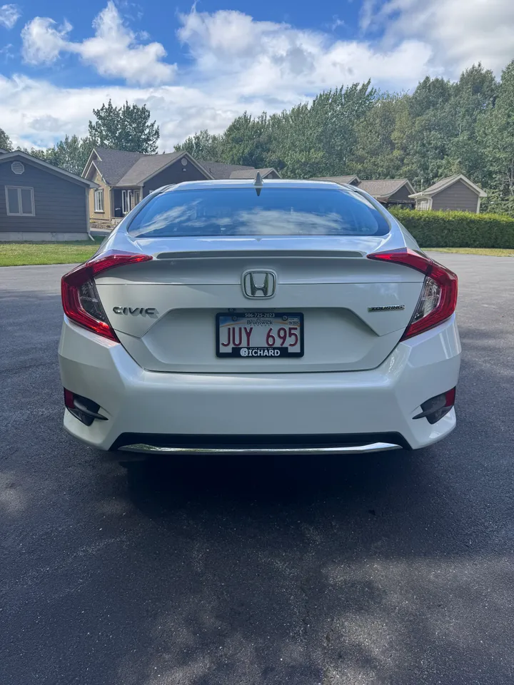 2019 Honda Civic Touring Image