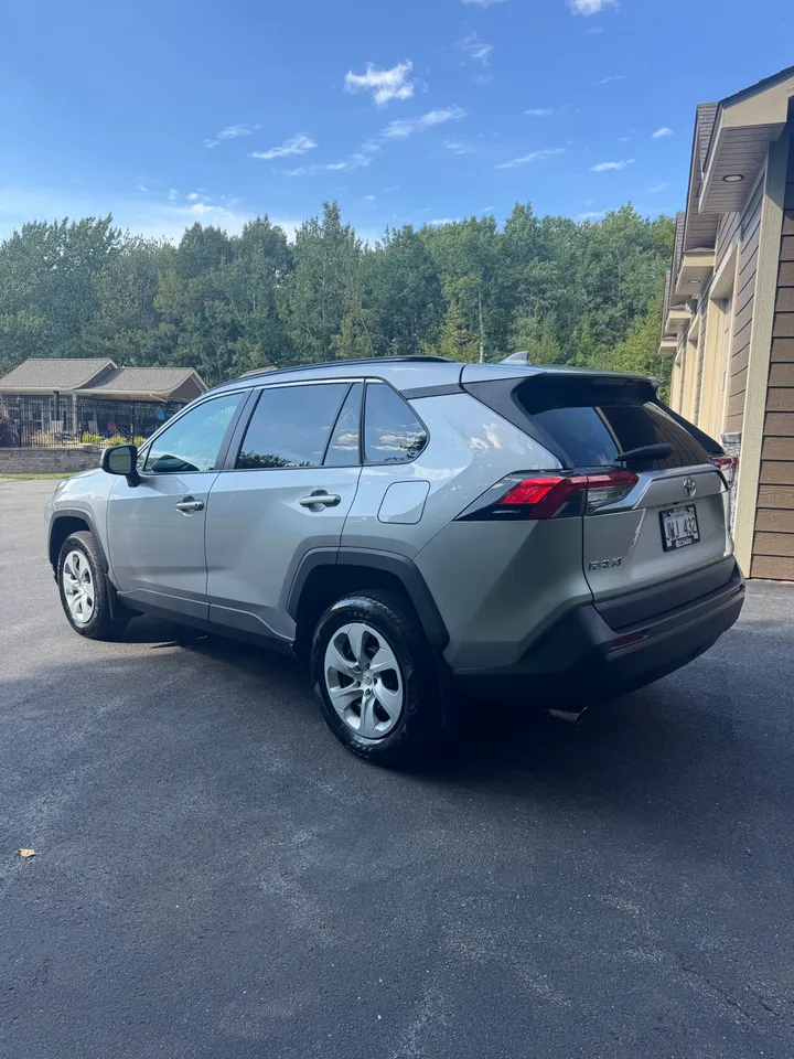 2020 Toyota Rav 4 LE Image