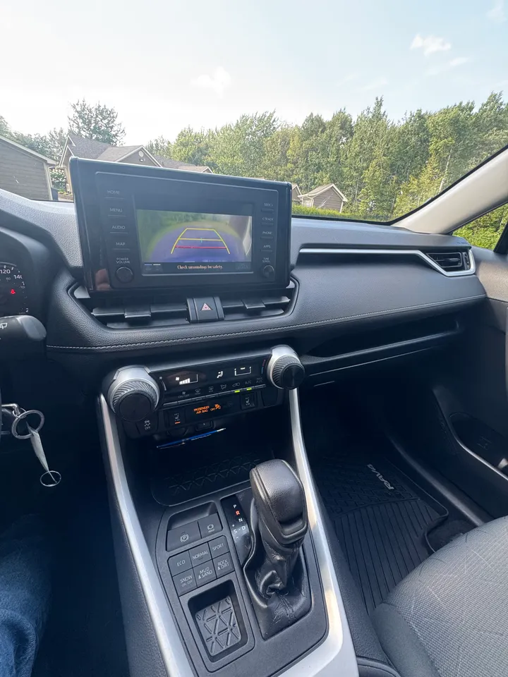 2020 Toyota Rav 4 LE Image