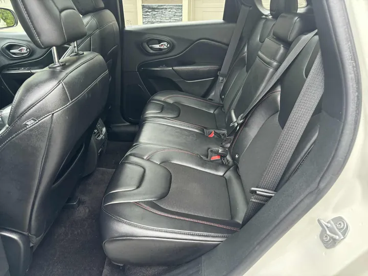 2019 Jeep Cherokee Trailhawk Image