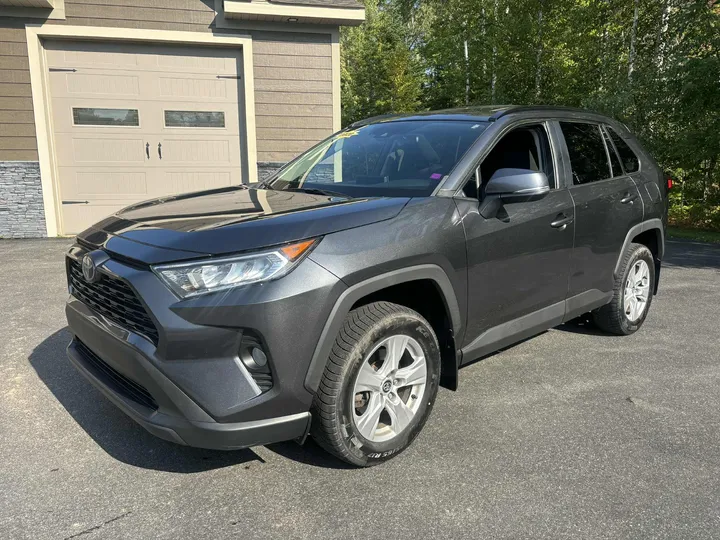 2020 Toyota Rav4 XLE Image