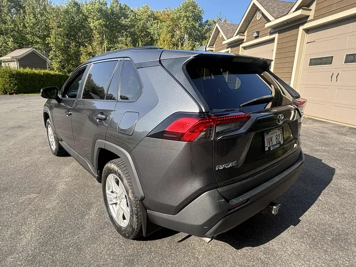 2020 Toyota Rav4 XLE Image