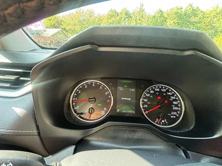 2020 Toyota Rav4 XLE Image