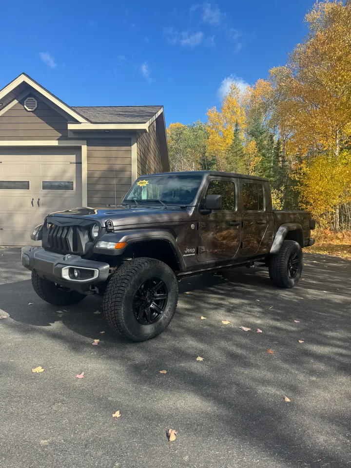 2021 Jeep Gladiator Overland Image