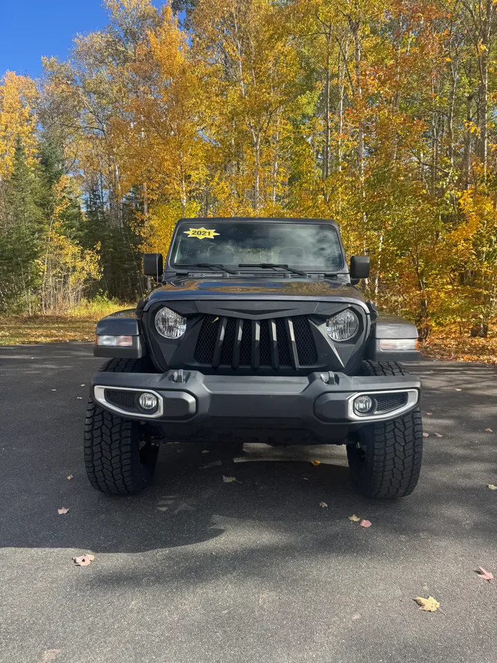 2021 Jeep Gladiator Overland Image