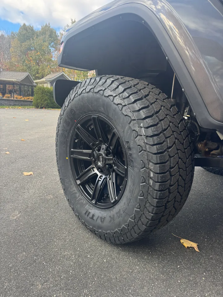 2021 Jeep Gladiator Overland Image