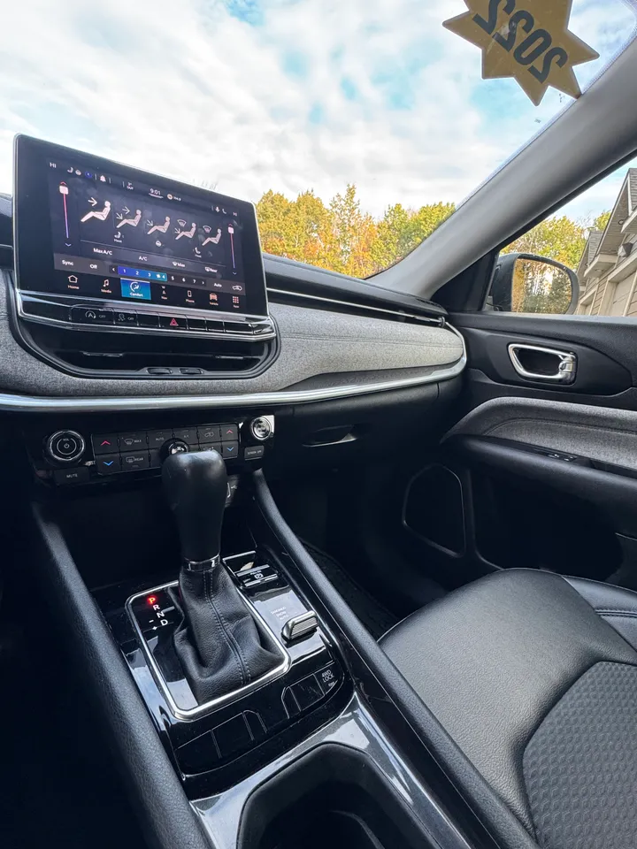 2022 Jeep Compass North  Image