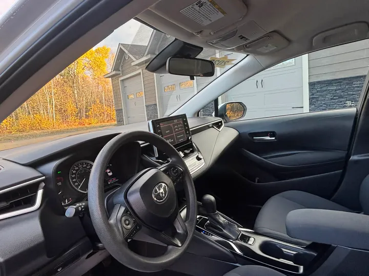 202 Toyota Corolla LE Image