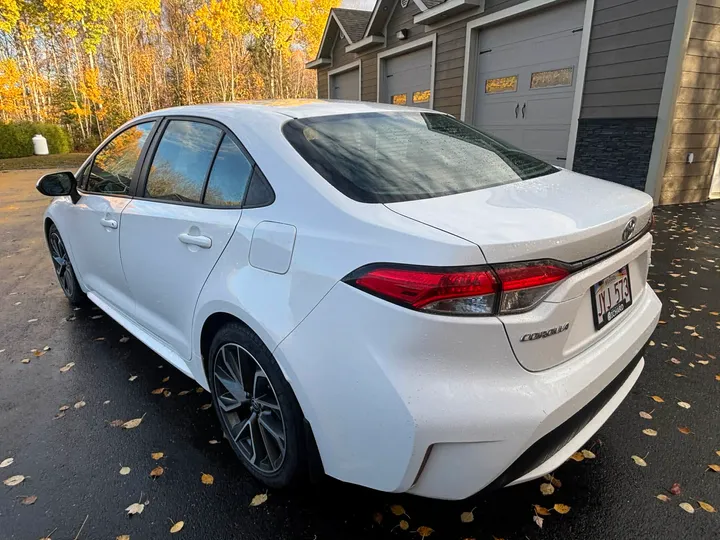 202 Toyota Corolla LE Image