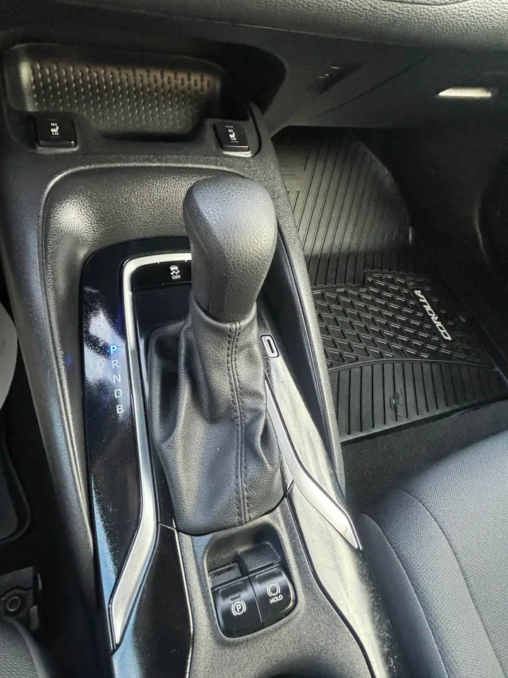 202 Toyota Corolla LE Image