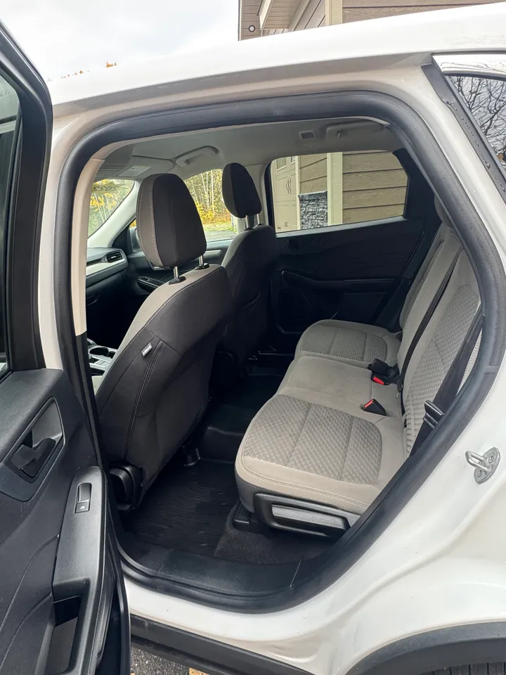 2022 Ford Escape SE AWD Image