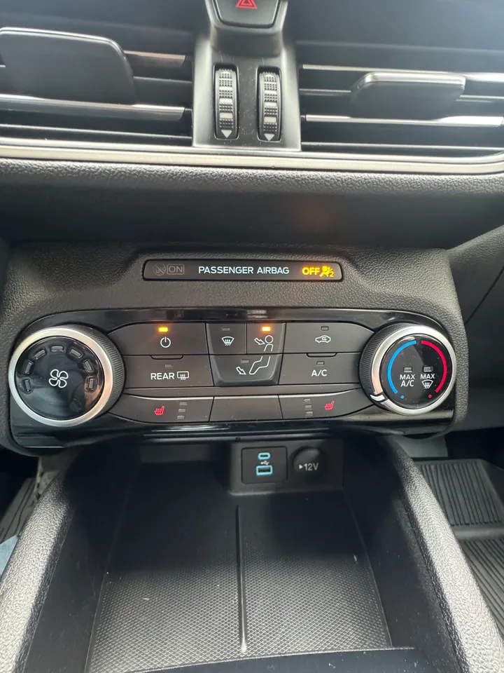 2022 Ford Escape SE AWD Image