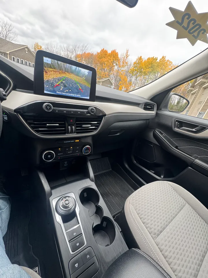 2022 Ford Escape SE AWD Image