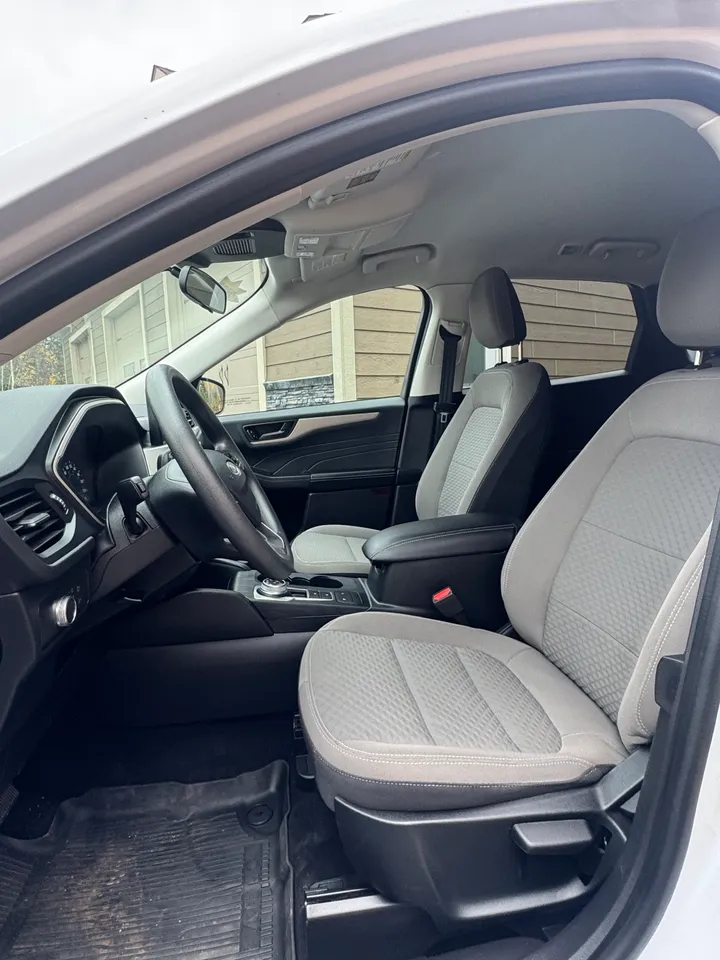 2022 Ford Escape SE AWD Image