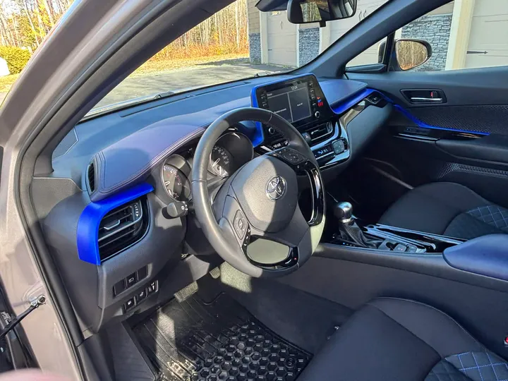 2020 Toyota CH-R XLE Image