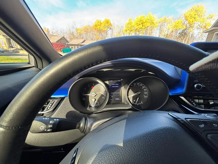 2020 Toyota CH-R XLE Image