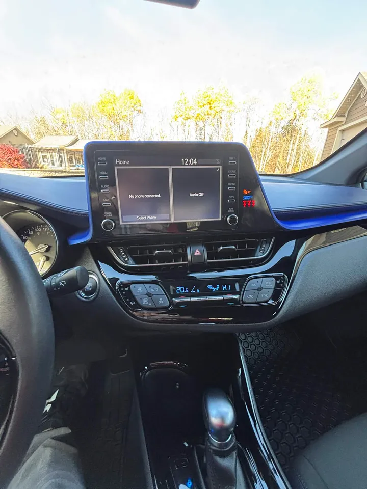 2020 Toyota CH-R XLE Image