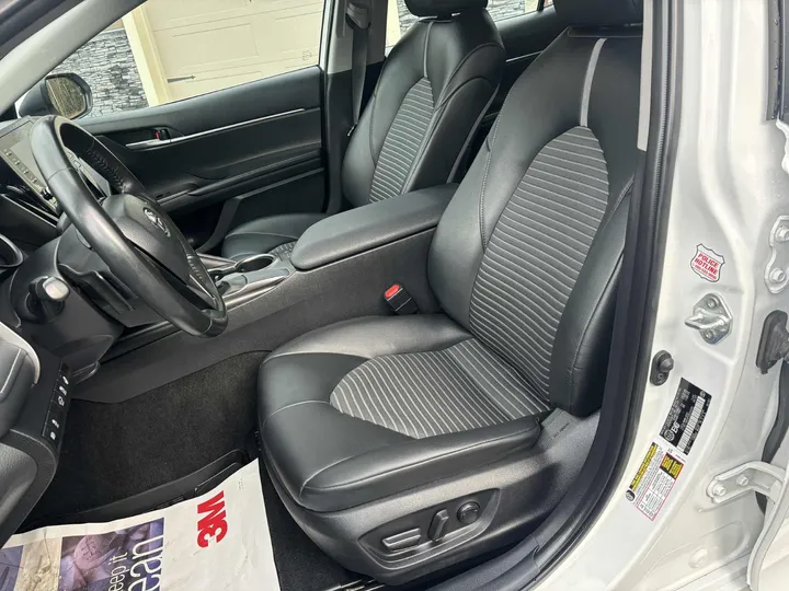 2023 Toyota Camry SE Image