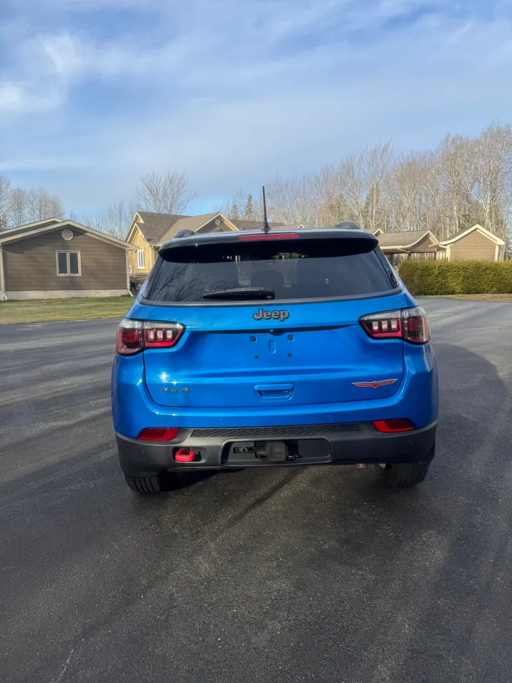 2021 Jeep Compass Trailhawk Image