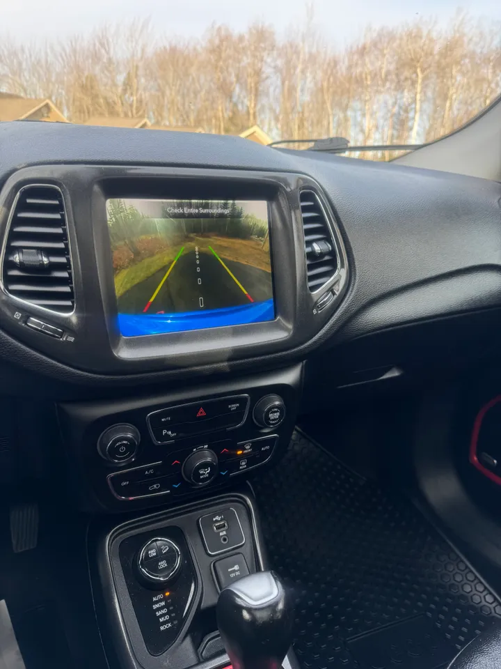 2021 Jeep Compass Trailhawk Image