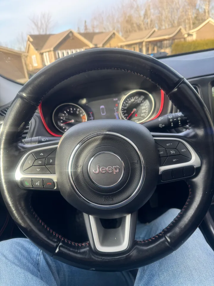 2021 Jeep Compass Trailhawk Image