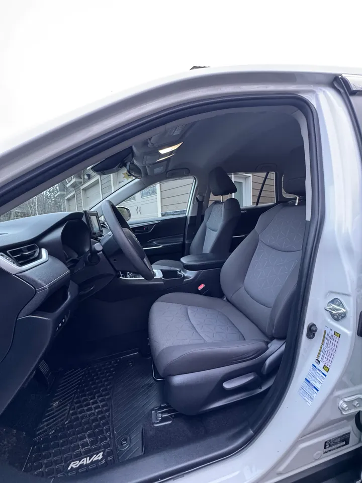 2022 Toyota Rav 4 LE Image