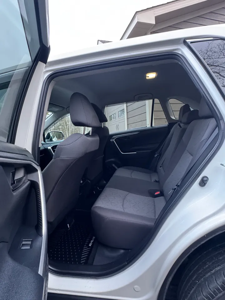 2022 Toyota Rav 4 LE Image