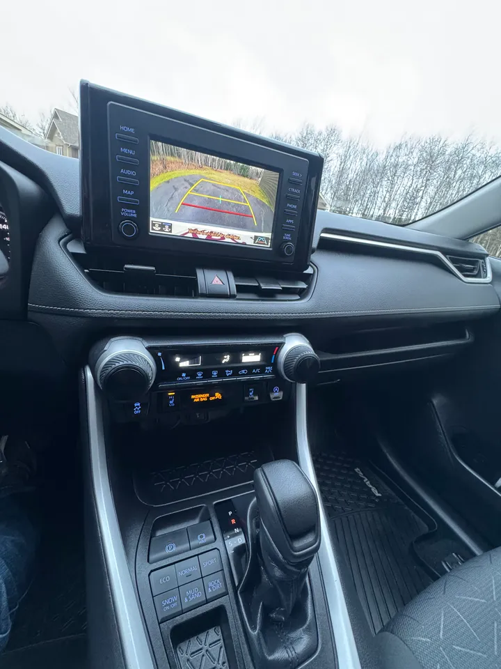 2022 Toyota Rav 4 LE Image