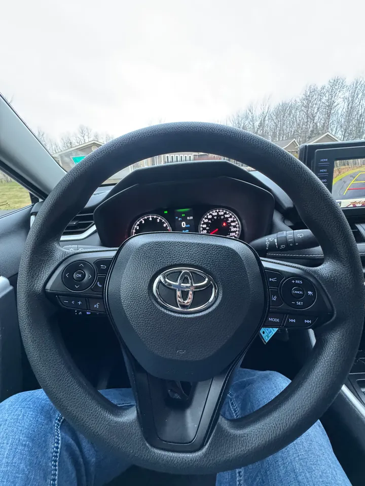 2022 Toyota Rav 4 LE Image