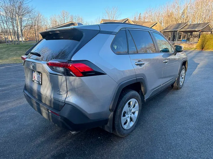 2020 Toyota Rav 4 LE Image