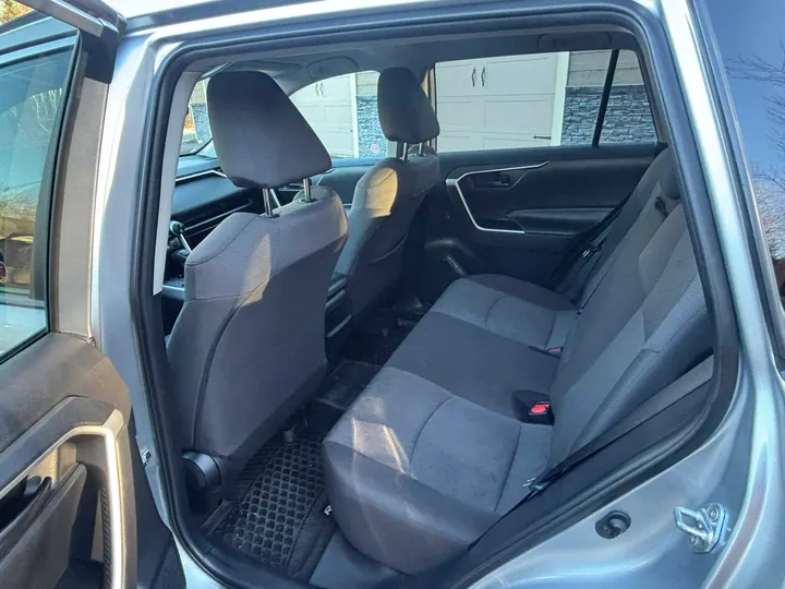 2020 Toyota Rav 4 LE Image