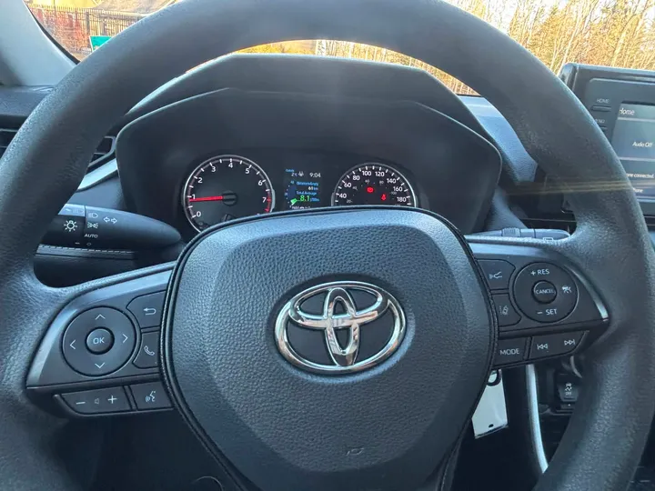2020 Toyota Rav 4 LE Image