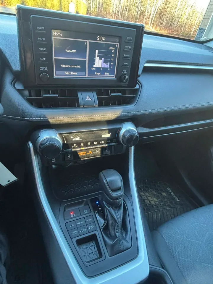 2020 Toyota Rav 4 LE Image