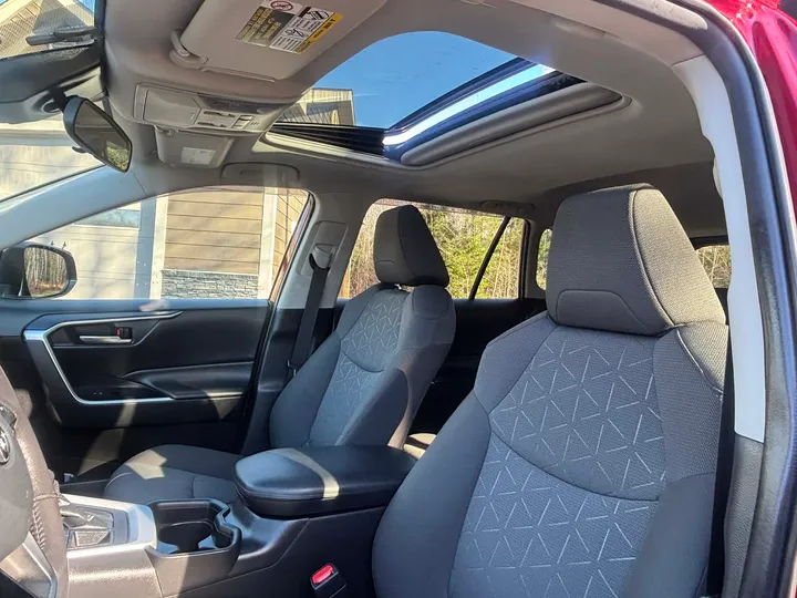 2021 Toyota Rav 4 XLE Image